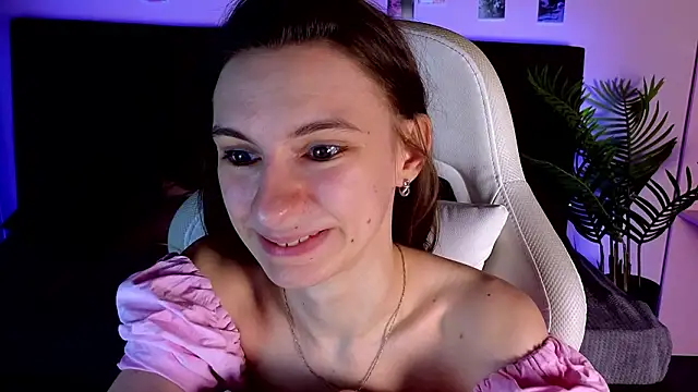 Snapshot of kaleriyaa_ chatting on 02.20.26 kaleriyaa online show from 02.20.26