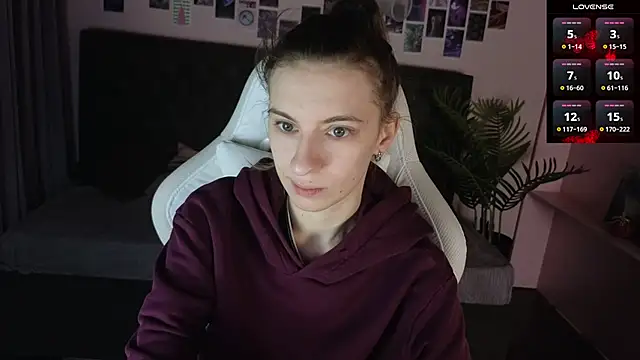 Snapshot of kaleriyaa_ chatting on 02.21.26 kaleriyaa online show from 02.21.26