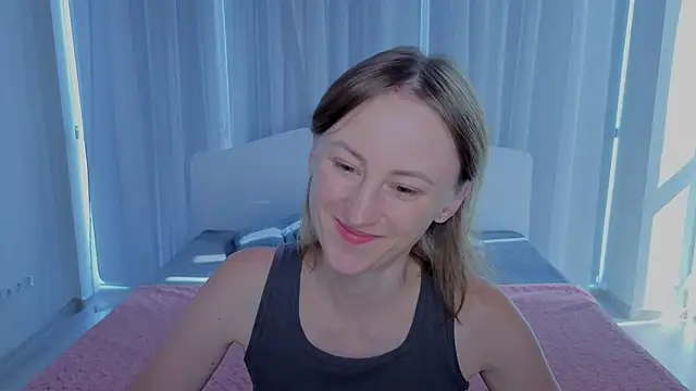 Snapshot of LuluChiiii chatting on 09.22.25 LuluChiiii online show from 09.22.25