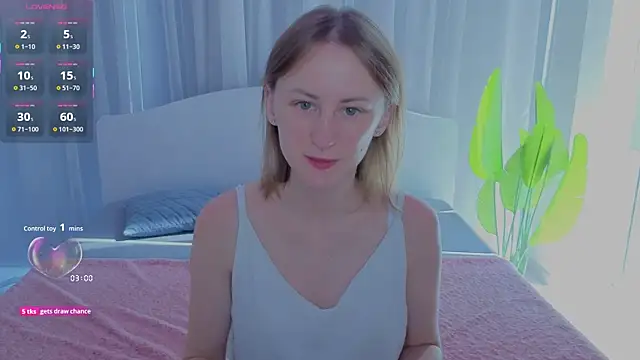 Snapshot of LuluChiiii chatting on 09.24.25 LuluChiiii online show from 09.24.25