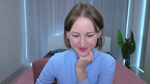 Snapshot of LuluChiiii chatting on 10.03.25 LuluChiiii online show from 10.03.25