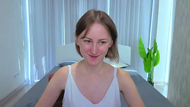 Snapshot of LuluChiiii chatting on 10.05.25 LuluChiiii online show from 10.05.25