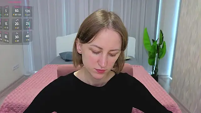 Snapshot of LuluChiiii chatting on 10.07.25 LuluChiiii online show from 10.07.25