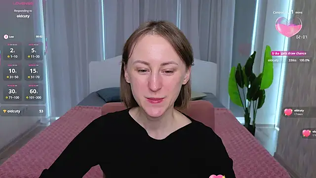 Snapshot of LuluChiiii chatting on 10.20.25 LuluChiiii online show from 10.20.25