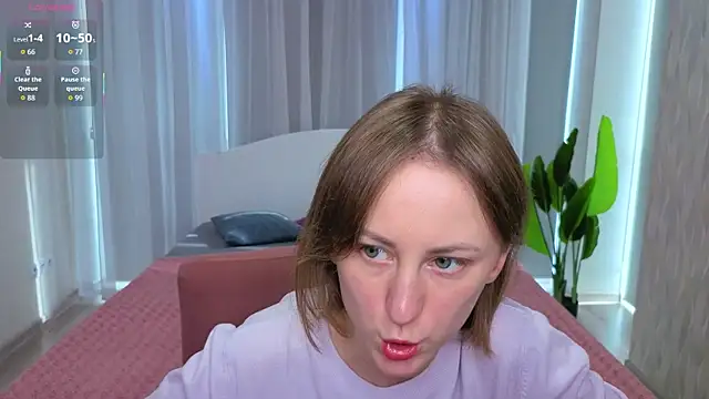 Snapshot of LuluChiiii chatting on 10.23.25 LuluChiiii online show from 10.23.25