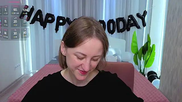 Snapshot of LuluChiiii chatting on 10.28.25 LuluChiiii online show from 10.28.25