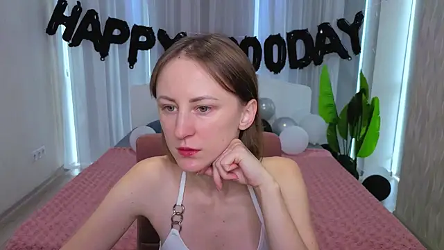 Snapshot of LuluChiiii chatting on 10.30.25 LuluChiiii online show from 10.30.25