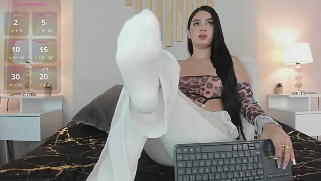 natachadiaz  online show from 10.30.25