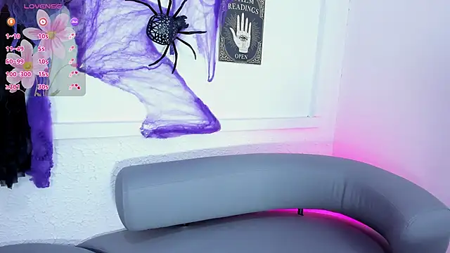 Snapshot of Sexxchubby chatting on 10.22.25 Sexxchubby online show from 10.22.25