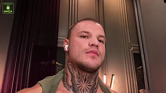 Snapshot of OliverSport chatting on 12.23.24 OliverSport online show from 12.23.24