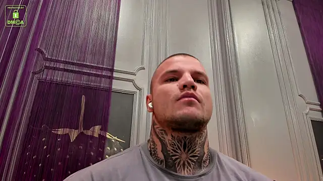 Snapshot of OliverSport chatting on 12.26.24 OliverSport online show from 12.26.24