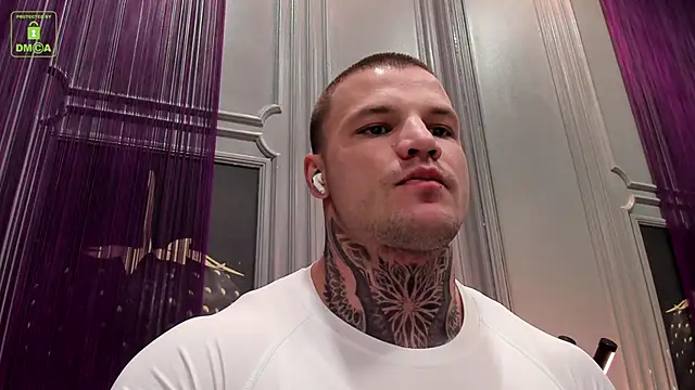 Snapshot of OliverSport chatting on 02.14.25 OliverSport online show from 02.14.25