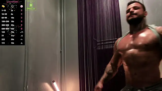 Snapshot of OliverSport chatting on 09.21.25 OliverSport online show from 09.21.25