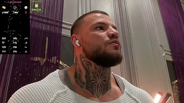 Snapshot of OliverSport chatting on 10.17.25 OliverSport online show from 10.17.25