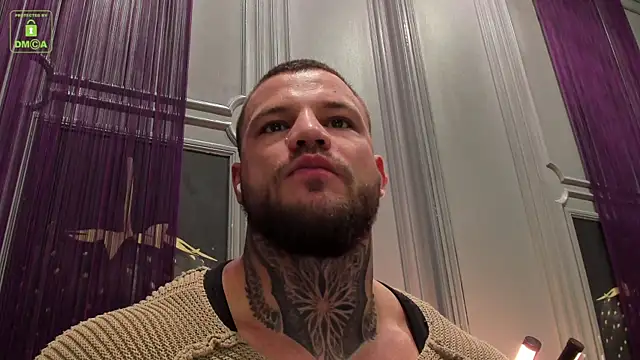 Snapshot of OliverSport chatting on 10.19.25 OliverSport online show from 10.19.25