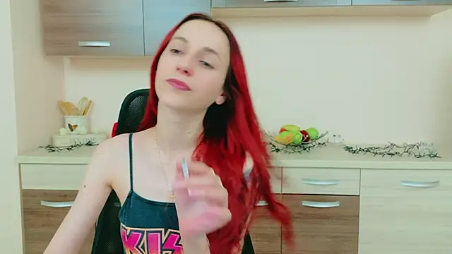 Julia Jae online show from 04.04.26