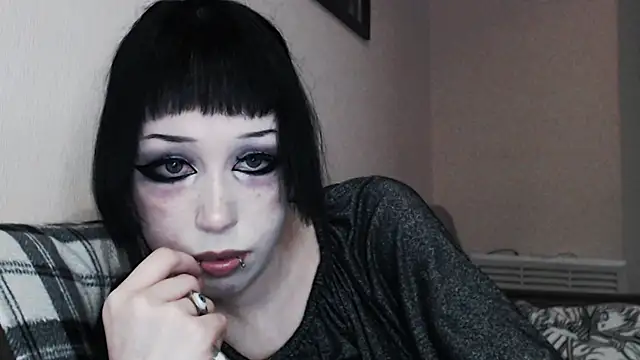 Snapshot of _LUCY_LAVE chatting on 10.27.25 LUCY LAVE online show from 10.27.25