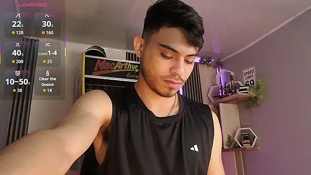 Snapshot of Bastian_MCcormick chatting on 10.11.25 Bastian MCcormick online show from 10.11.25