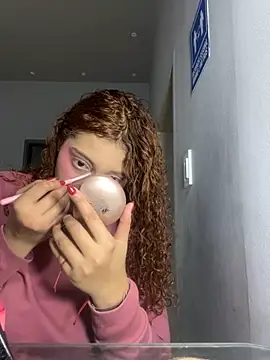 SamanthaaReed online show from 11.18.25