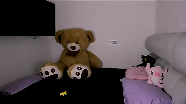Snapshot of fhalon_foxxxys_ chatting on 07.05.26 fhalon foxxxys online show from 07.05.26