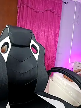 LunaaRosse online show from 11.15.25