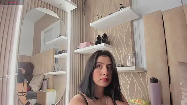 Melani Rosse online show from 10.26.25