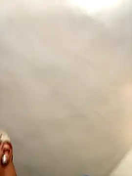 Snapshot of lathadon chatting on 10.16.25 lathadon online show from 10.16.25