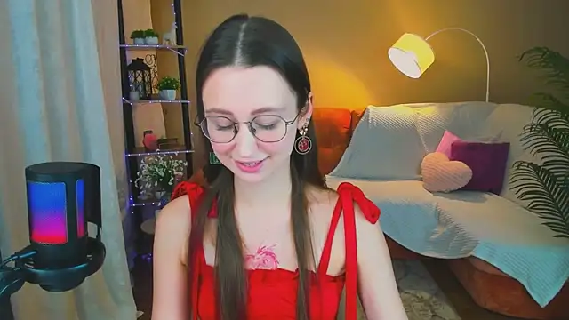 YourLovellyStory online show from 11.16.25