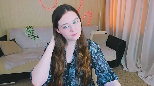 Snapshot of AlluringLookk chatting on 10.08.25 AlluringLookk online show from 10.08.25