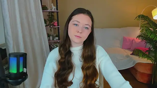 Snapshot of AlluringLookk chatting on 10.15.25 AlluringLookk online show from 10.15.25