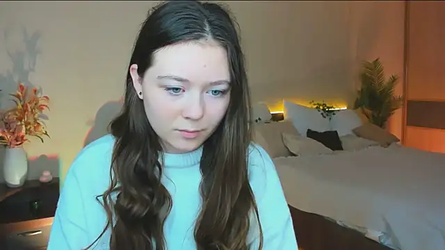 Snapshot of AlluringLookk chatting on 10.18.25 AlluringLookk online show from 10.18.25