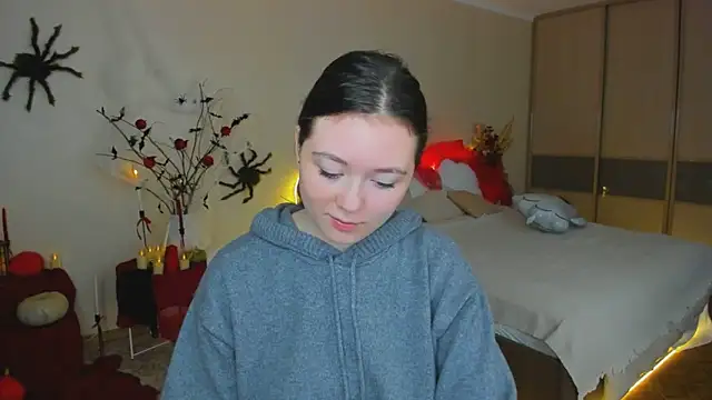 Snapshot of AlluringLookk chatting on 10.25.25 AlluringLookk online show from 10.25.25