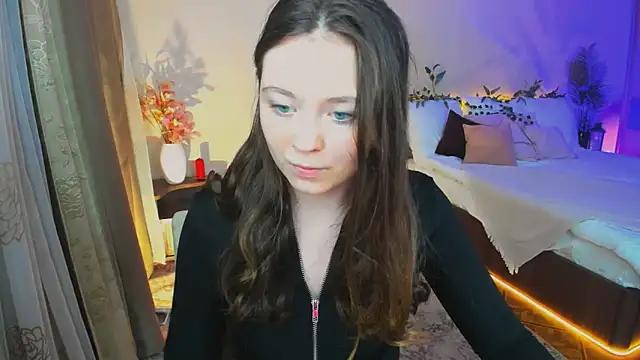 Snapshot of AlluringLookk chatting on 11.07.25 AlluringLookk online show from 11.07.25