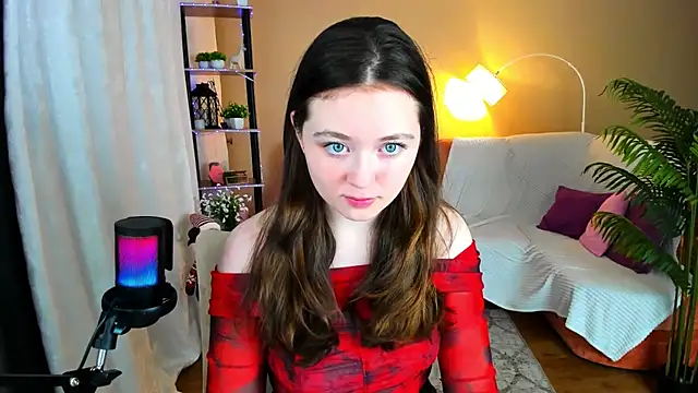 AlluringLookk online show from 11.21.25