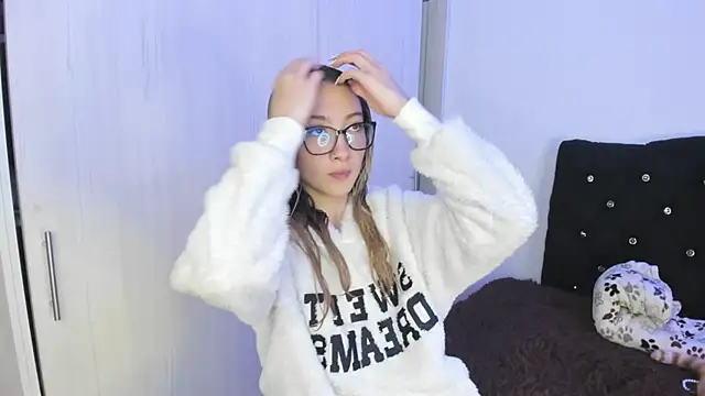 LauMiller online show from 10.12.25