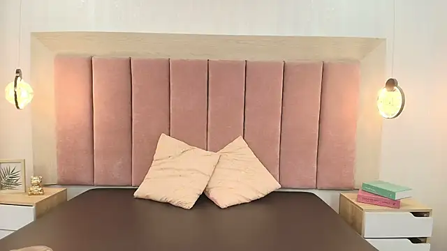 Emilia Bons online show from 09.15.25