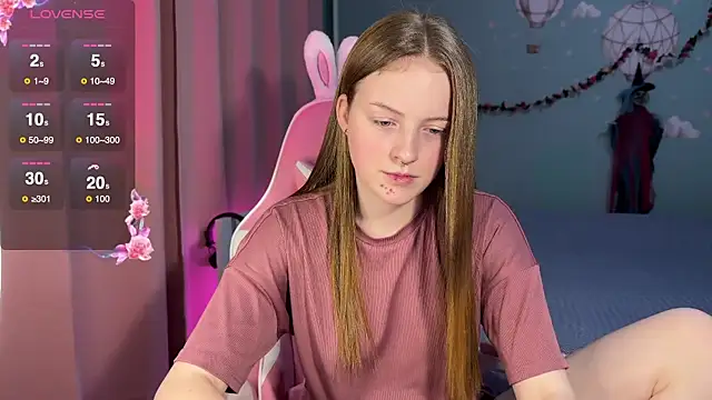 Snapshot of stefaniyaaa chatting on 10.30.25 stefaniyaaa online show from 10.30.25