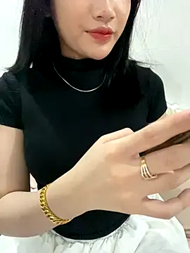 Snapshot of Beiiu_18 chatting on 10.01.25 Beiiu 18 online show from 10.01.25