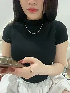 Snapshot of Beiiu_18 chatting on 10.18.25 Beiiu 18 online show from 10.18.25