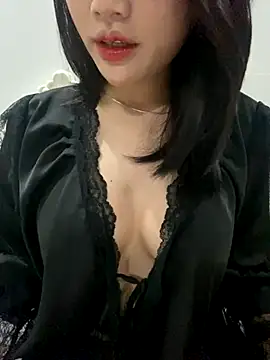 Snapshot of Beiiu_18 chatting on 11.08.25 Beiiu 18 online show from 11.08.25