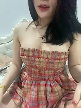 Snapshot of Beiiu_18 chatting on 11.10.25 Beiiu 18 online show from 11.10.25