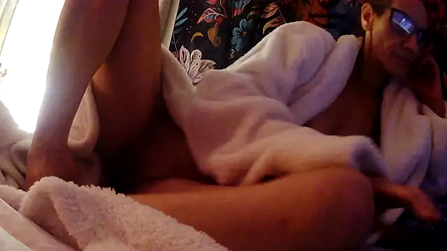 Snapshot of gypsyadventures1 chatting on 10.16.25 gypsyadventures1 online show from 10.16.25