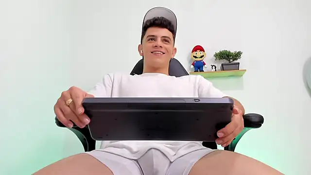 Snapshot of Mikecooper chatting on 10.23.25 Mikecooper online show from 10.23.25