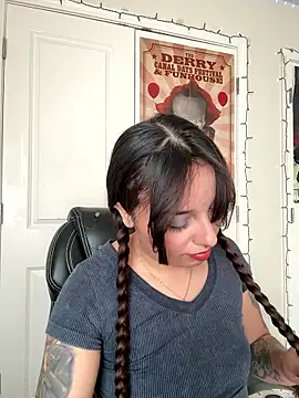 CharmingMaddie online show from 01.11.26