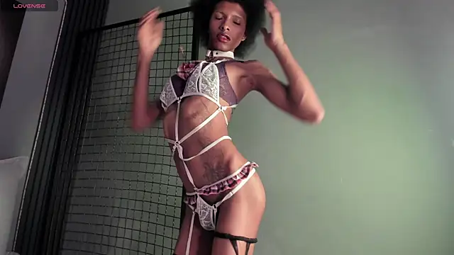 Violett Salvatore online show from 04.16.26