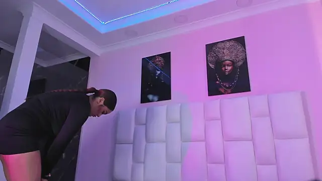 CrisstalStwart online show from 10.18.25