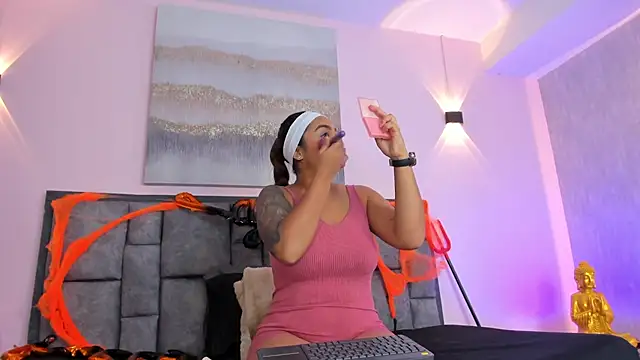 CrisstalStwart online show from 10.28.25