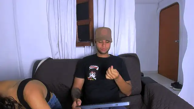 Snapshot of bamby_kitty chatting on 11.08.25 bamby kitty online show from 11.08.25