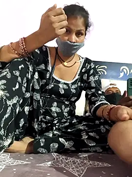 Love-pari077 online show from 10.26.25