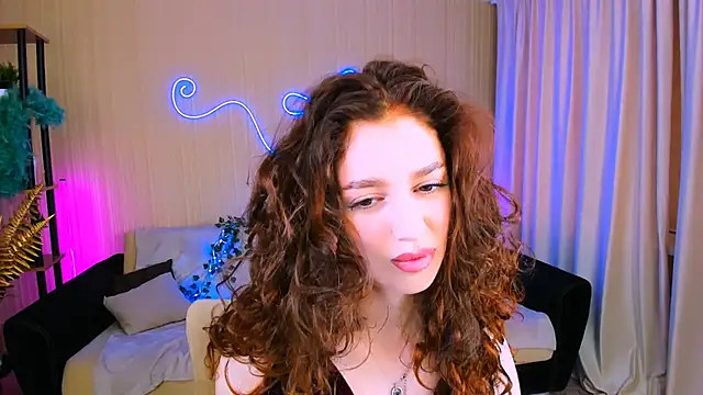 Snapshot of ChristinaConteeree chatting on 10.02.25 ChristinaConteeree online show from 10.02.25